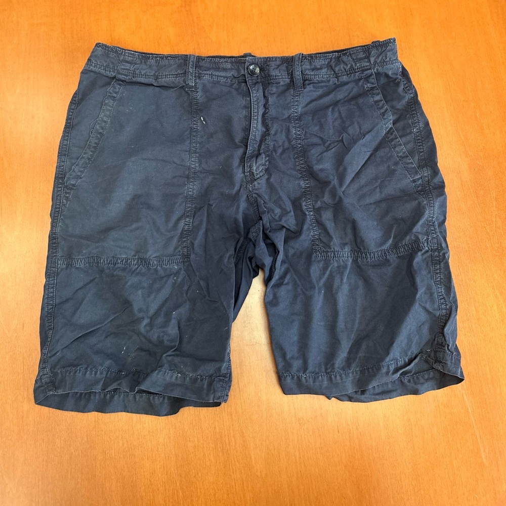 Banana Republic Men’s 9” Navy Shorts